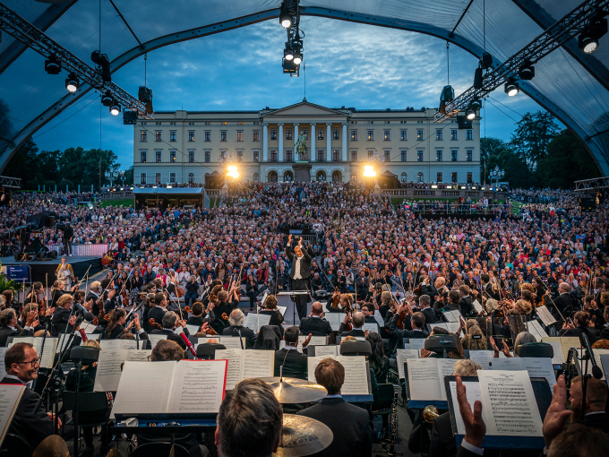 Oslo-Filharmonien feiret 100-årsjubileet i 2019 med flere utendørskonserter i Oslo – her fra Slottsplassen i august. Foto: Heiko Junge, NTB scanpix